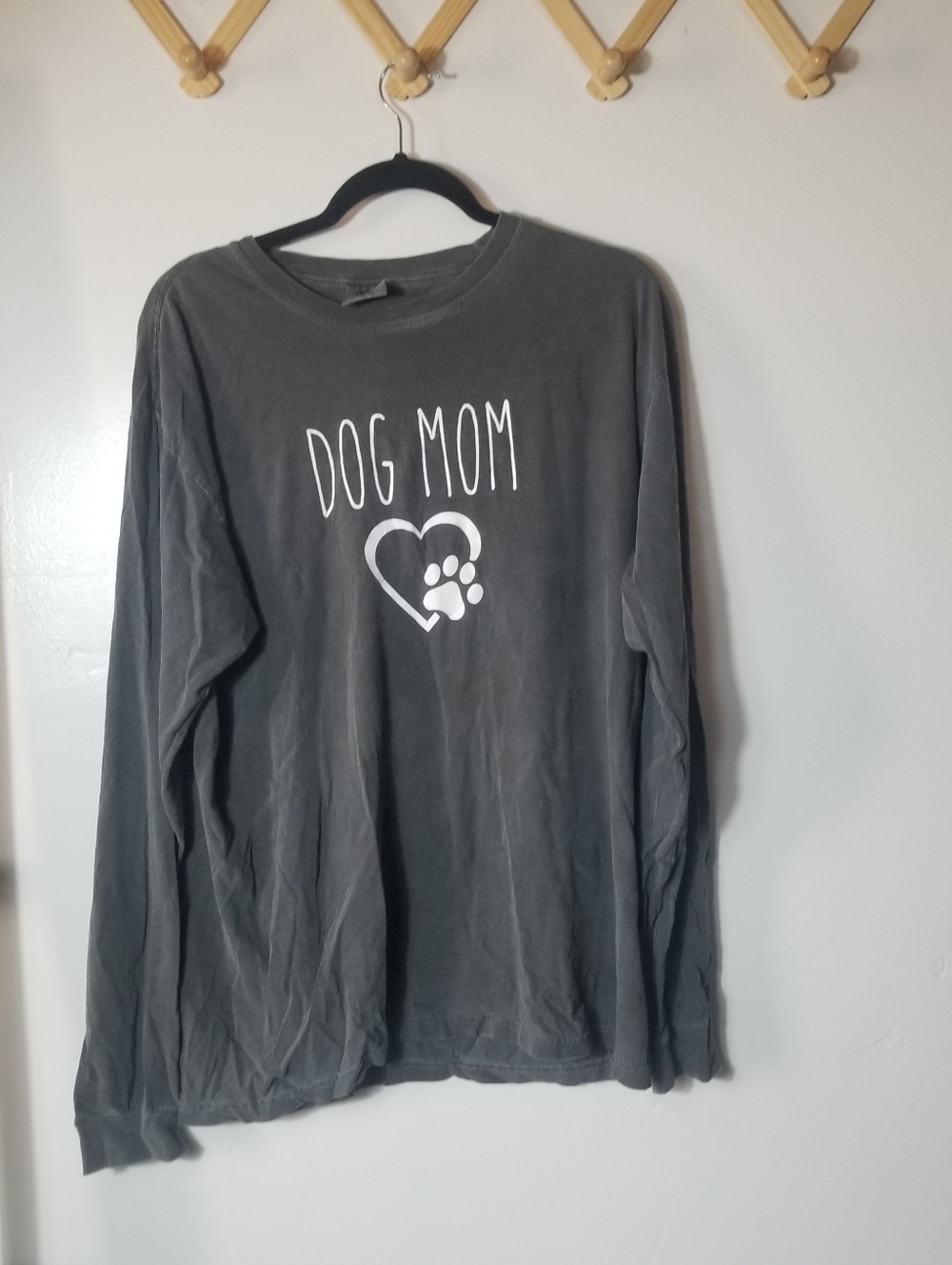 COMFORT COLORS WOMEN'S GRAY LONG SLEEVE DOG MOM SHIRT SIZE LARGE (READ FULL DESC